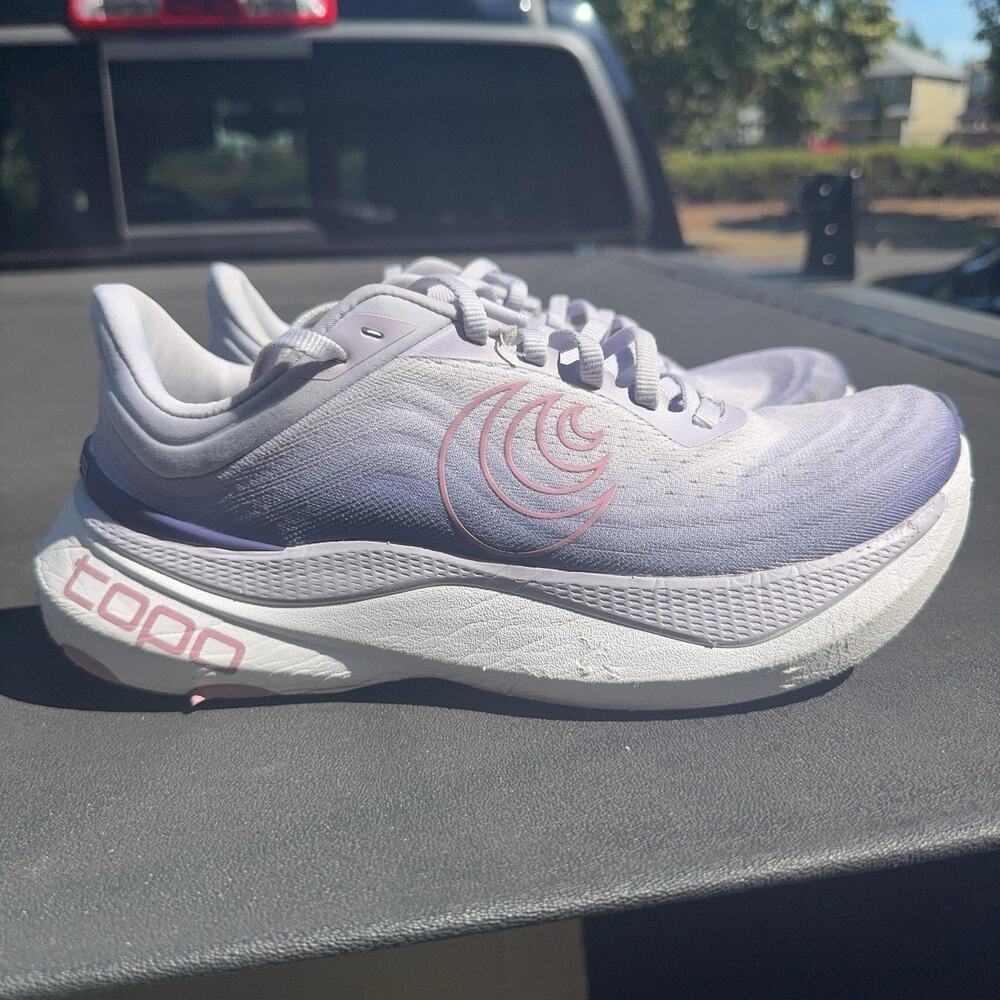 Topo Athletic Aura Womens 8 Purple Lilac Max Cushion Stability Running Shoes